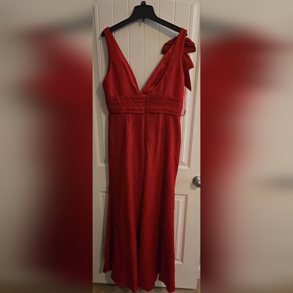 MAC DUGGAL Sleeveless V Neck Bow Detail RED Mermaid Gown - Size 12 - NWT - Picture 5 of 10